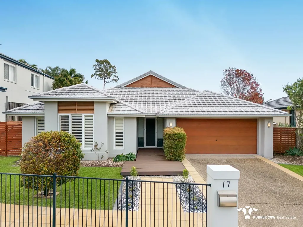 Spacious Family Living with an Entertainer's Dream Backyard