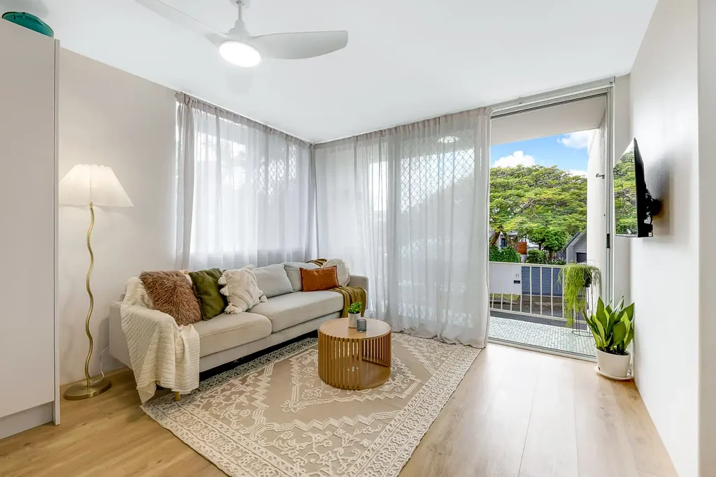 Alexandra Headland 3 Bedroom Renovated Golden Triangle Unit in Alexandra Headland