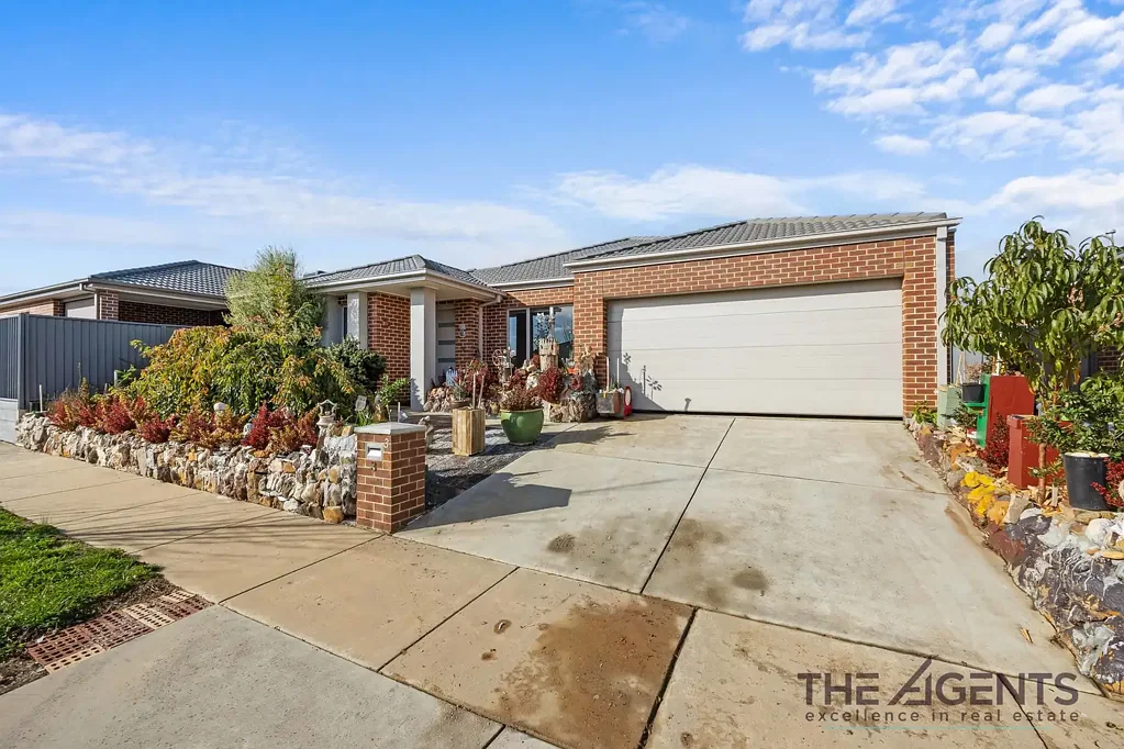 Modern Low-Maintenance Living in the Heart of Alfredton.