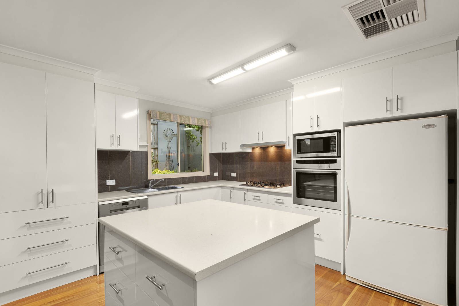 3 REYNOLDS RD, WATTLE GLEN VIC 3096, 0房, 0浴, Unit