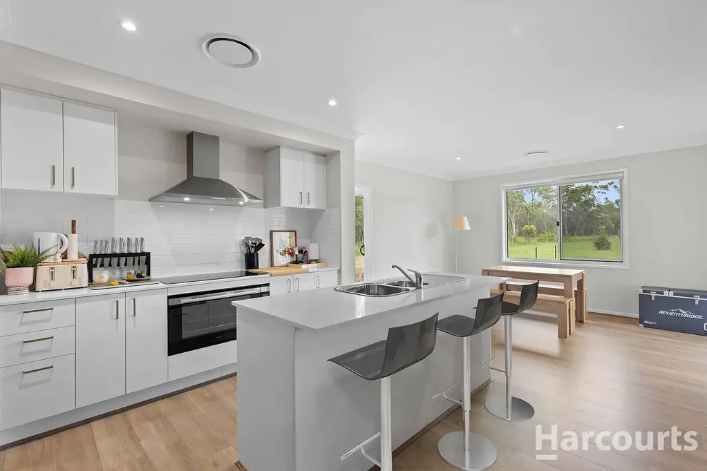 325 Pacific Haven Drive, Pacific Haven, QLD 4659