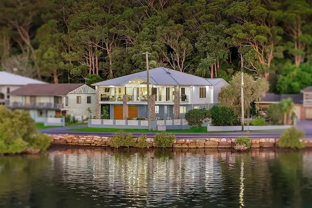 Saratoga 5ห้องนอน Waterfront Excellence | Grand Family Living with Uninterrupted Views