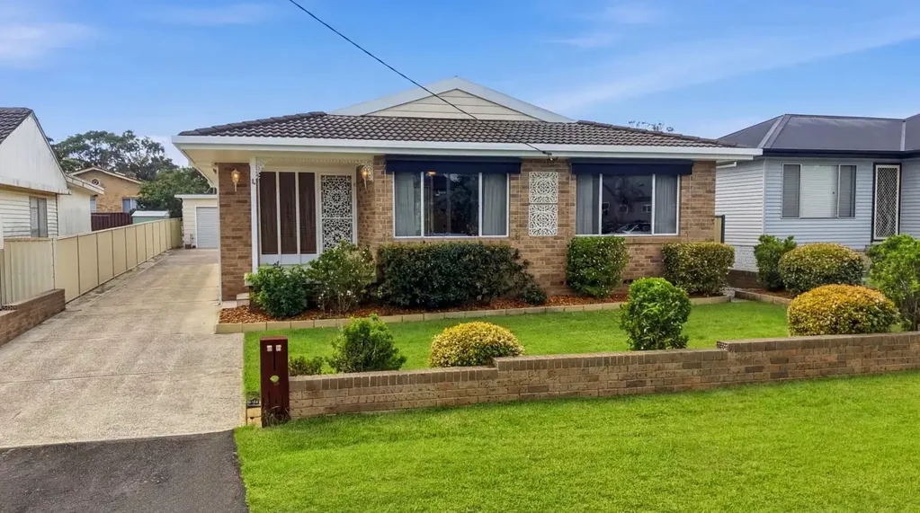 14 Ithaca Street, Bateau Bay, NSW 2261