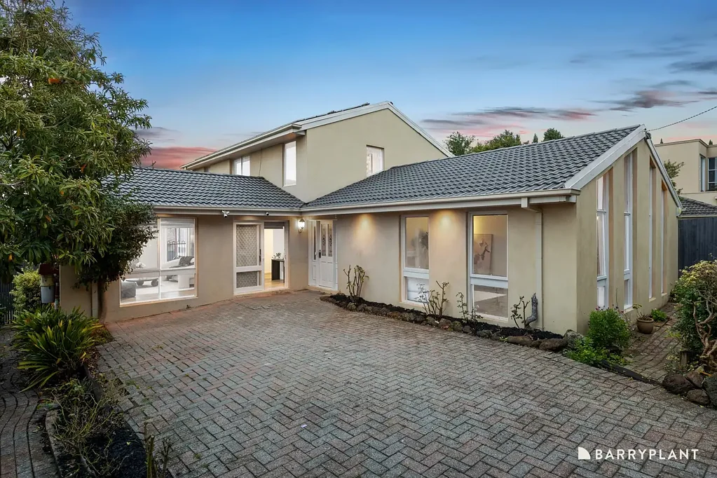 Wantirna 6Kwarto A Family Home with Space for Everyone