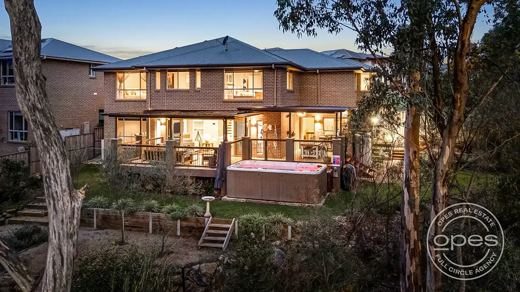 North Kellyville 4ਬੈੱਡਰੂਮ Stunning Family Retreat Offering Privacy and Tranquility on 633sqm
