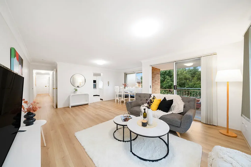 Strathfield 2Zimmer Tightly Held 139 sqm Full-Brick Apartment with Renovated Interiors