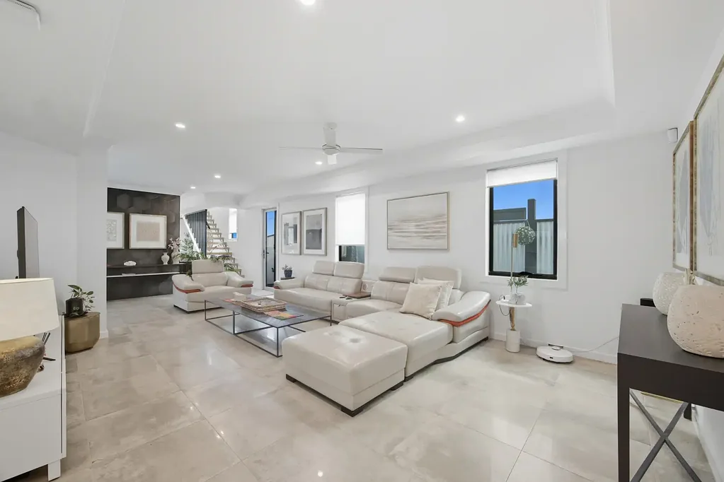 Helensvale 6Zimmer A Rare Waterfront Masterpiece with Private Marina Berth