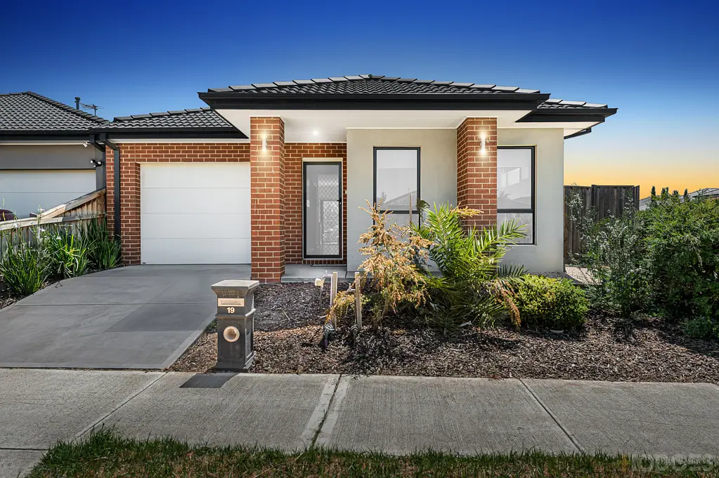 19 Wonderland Road, Werribee, VIC 3030