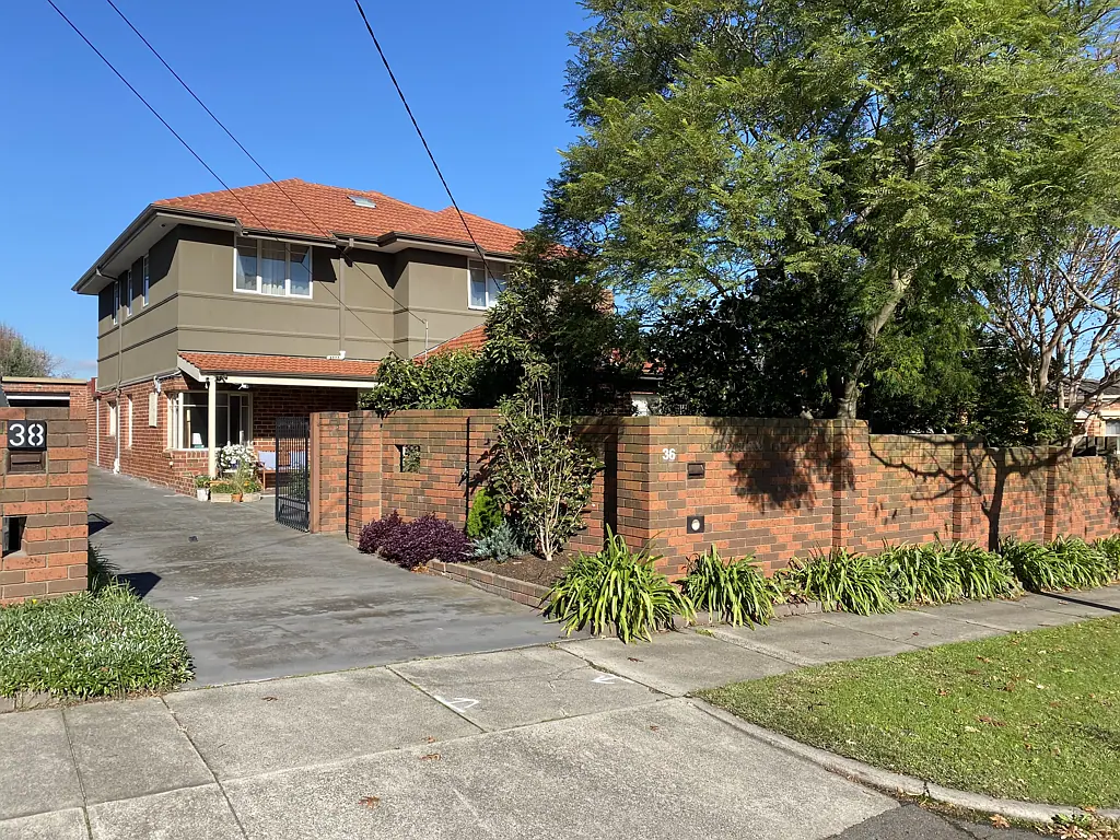 Located in a Beautiful and Popular Family Neighbourhood!