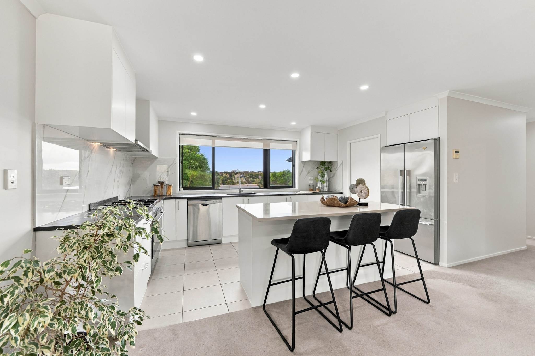 29 Whangaparaoa Road, Red Beach, photo 8