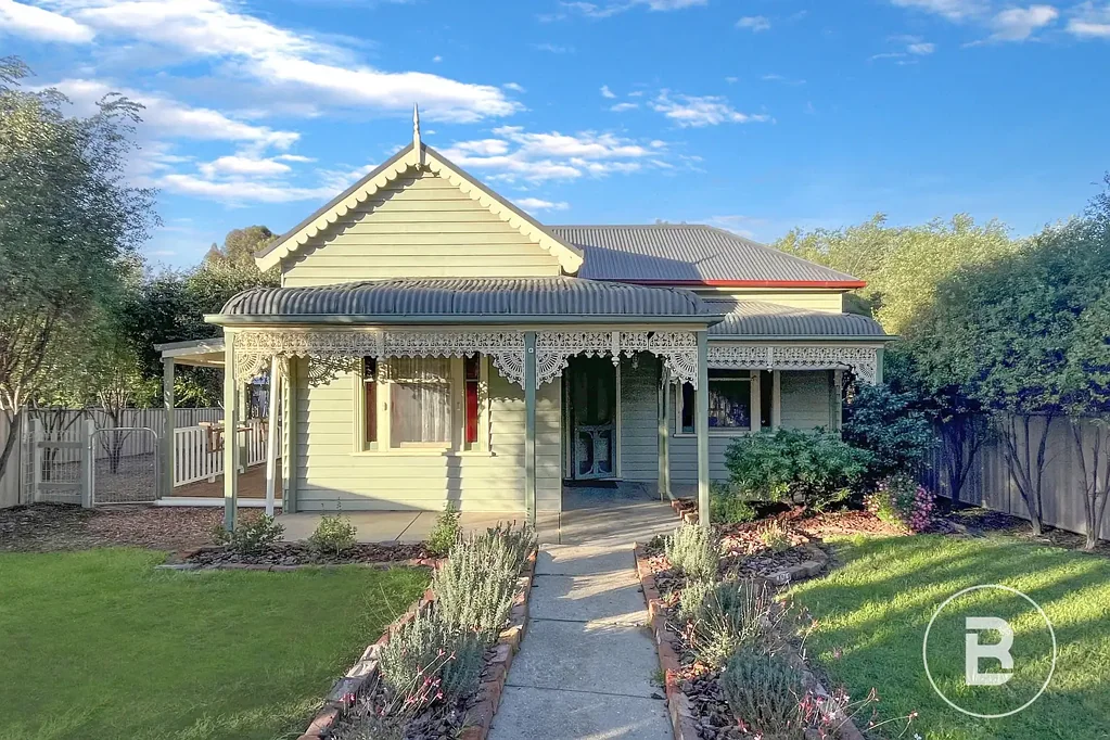 Peaceful & Charming Victorian three bedroom home