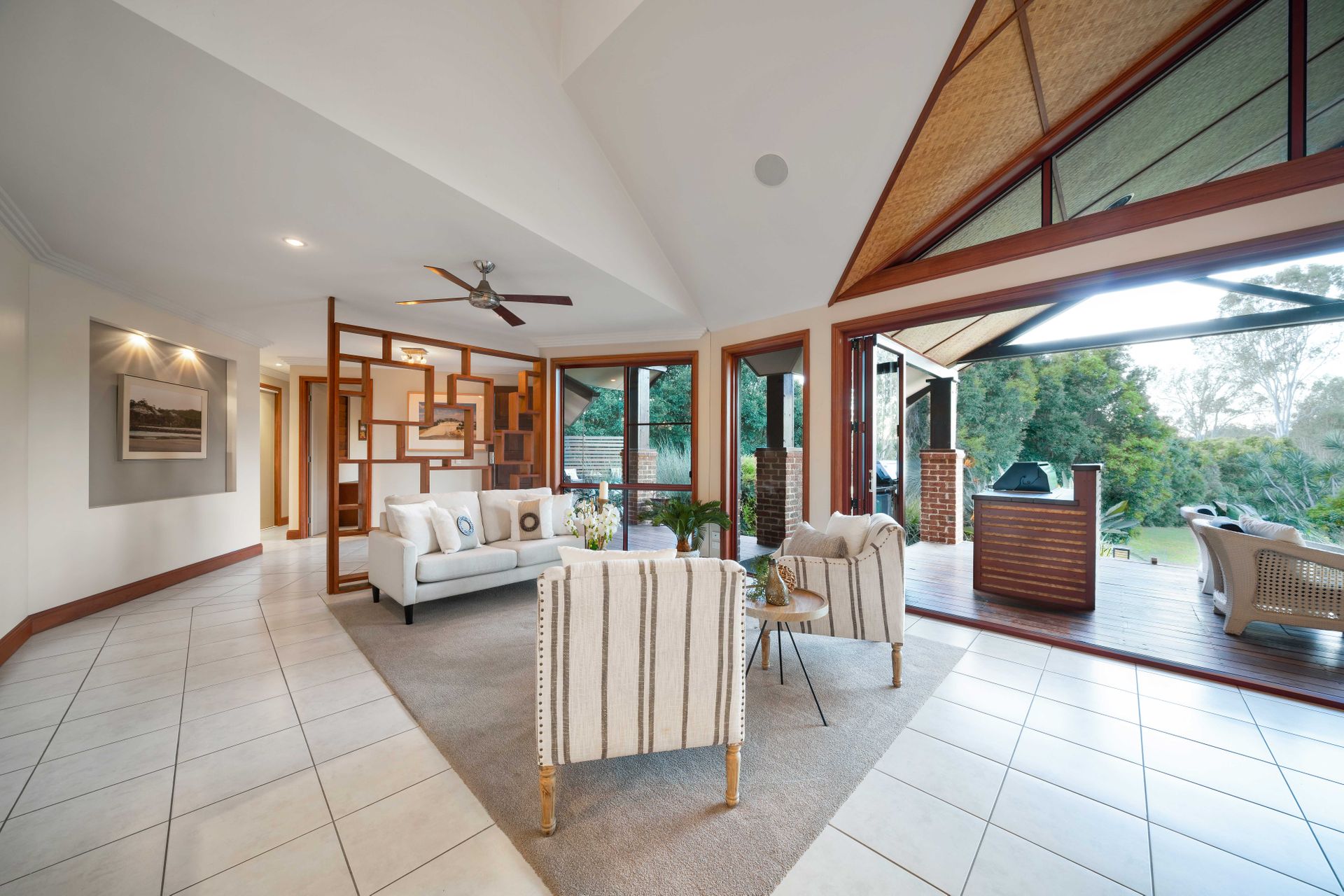 5 WARWICK LANE, SAMFORD VALLEY QLD 4520, 0 chambres, 0 salles de bain, House