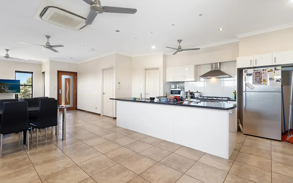 Baynton 4房  4 Bed | 2 Bath | Double Garage | Alfresco Entertaining | Walk to Baynton West Primary
