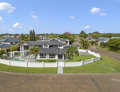 1 Montego Court, Mermaid Waters, QLD 4218, 5部屋, 3バスルーム, House