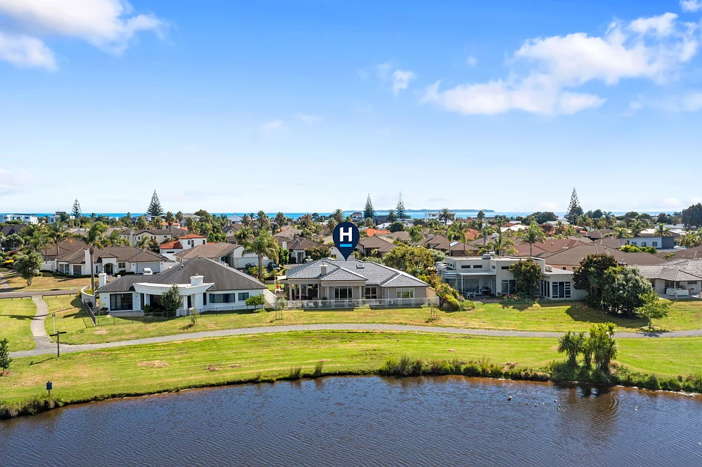 Papamoa 4 Bedroom Grand design on Santa Maria
