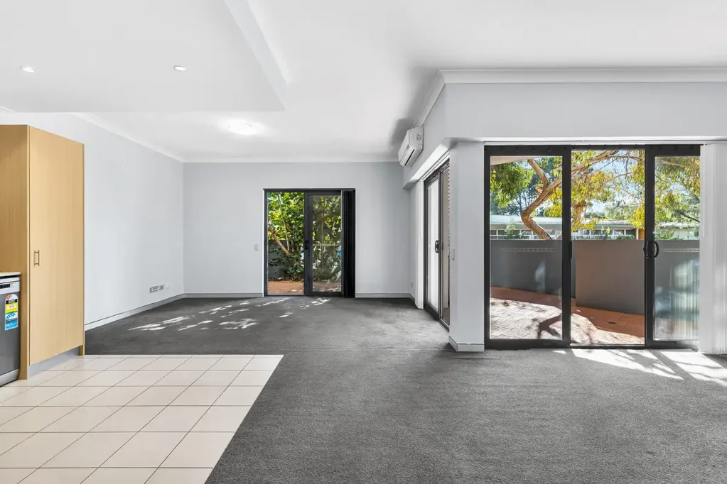 Joondalup 3कमरा Ground Floor Apartment with Room to Breathe
