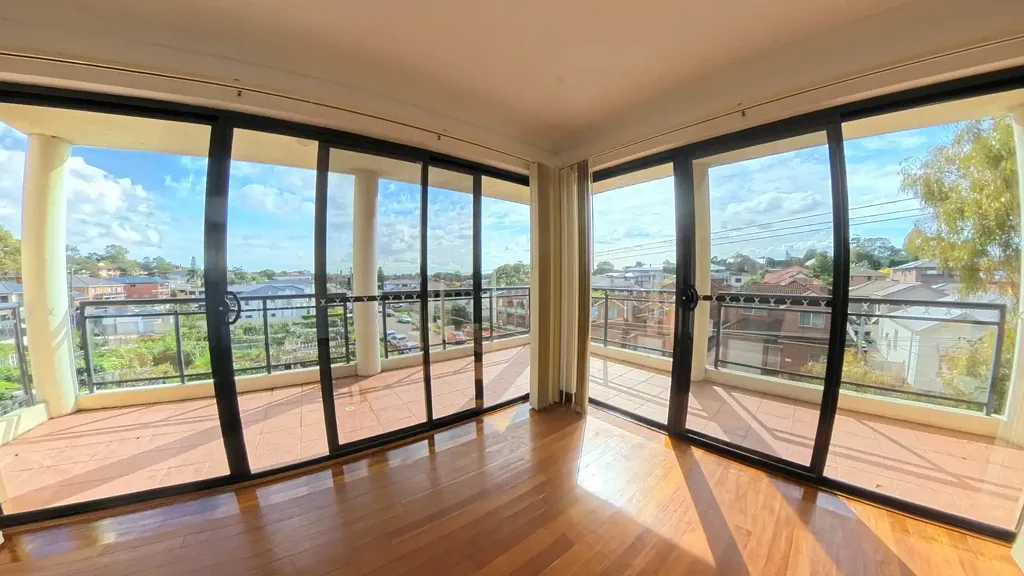 Fresh Paint 2 Bedroom in the Hurstville Public School Catchment