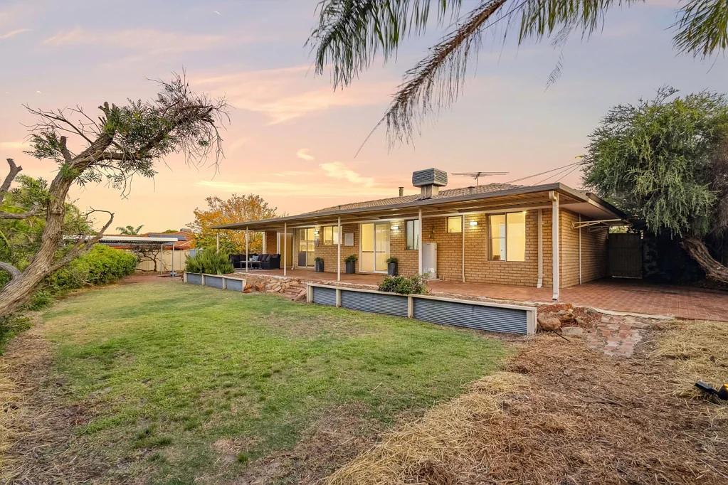 10 Mitchell Court, Beechboro, WA 6063