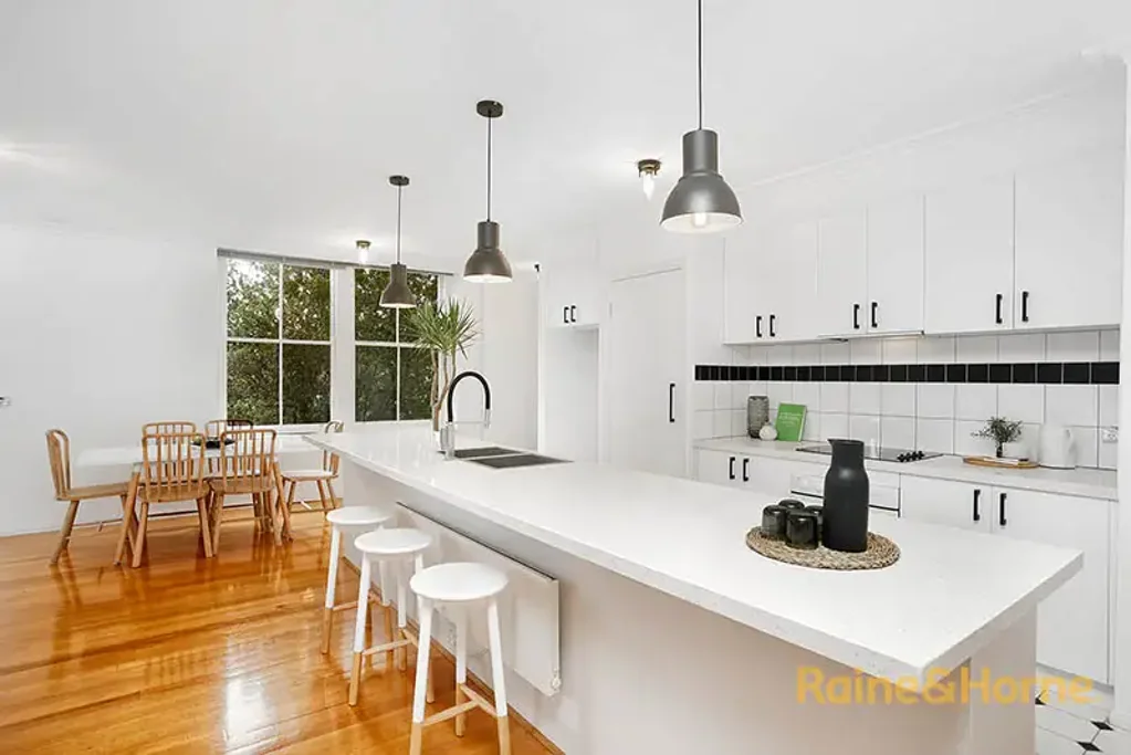 Maribyrnong 2Habitaciones Light, Style, Street Appeal Plus Lock up Garage