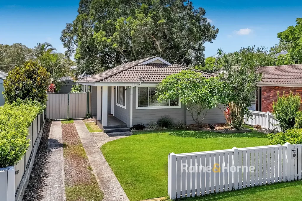 24 Honeysuckle Street, Umina Beach, NSW 2257