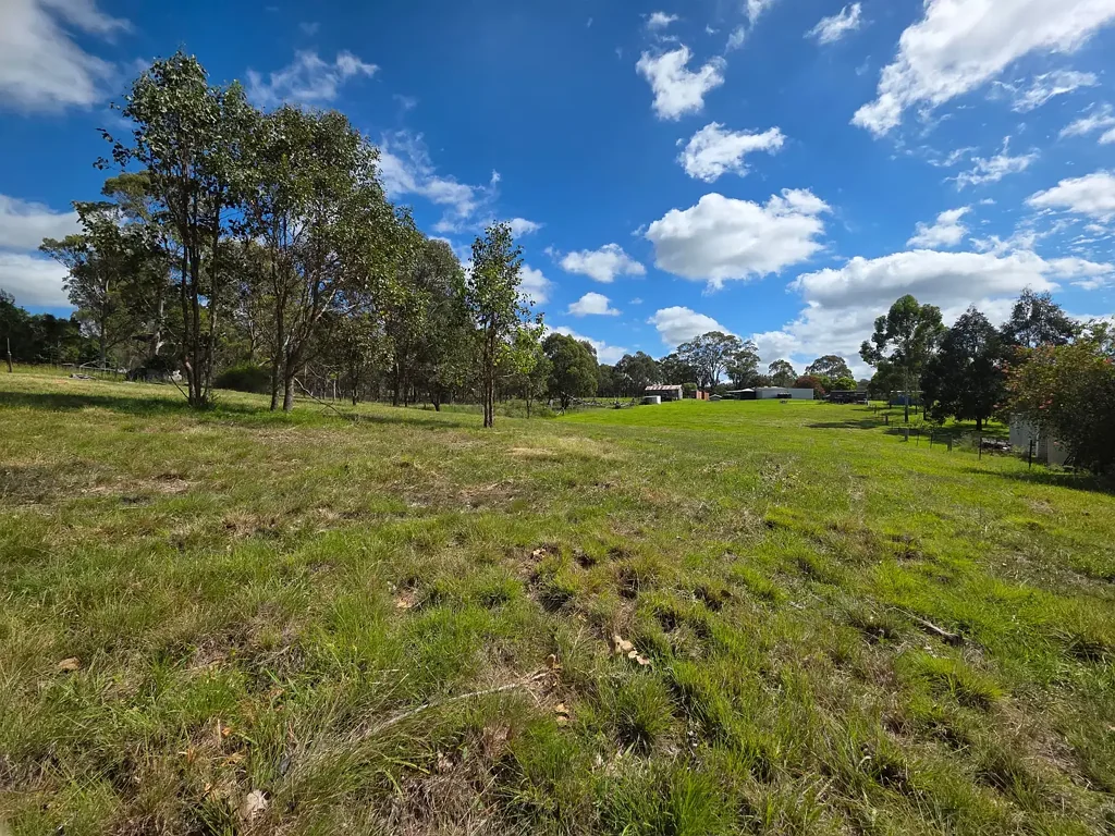 18 Devoncourt Road, Crows Nest, QLD 4355