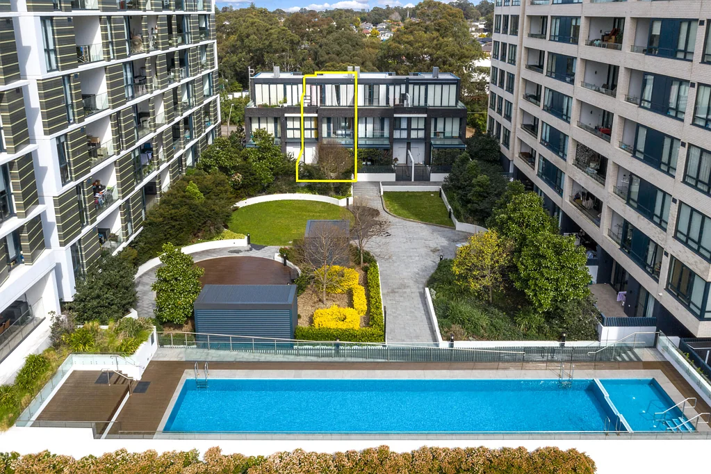 Macquarie Park 4房 Macquarie Park 宽敞四卧室联排别墅 Spacious Four Bedroom Townhouse in Macquarie Park