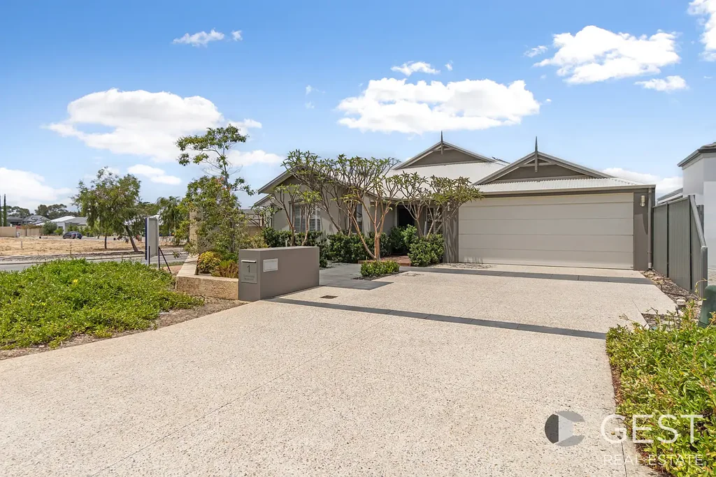 Caversham 4房  Stunning 4X2 Family Home plus study!!