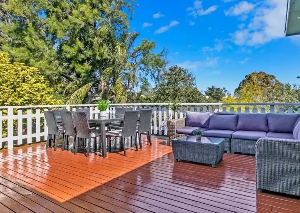Family Entertainer with Pool, Flexible Living Spaces & Quiet Cul-de-Sac Location