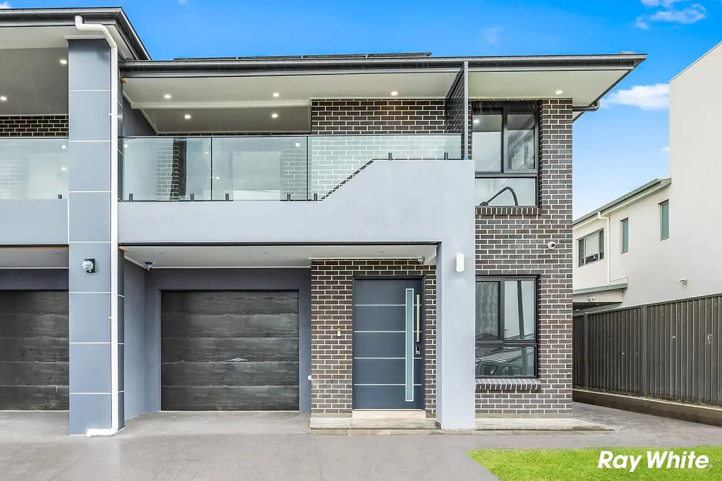 Spacious Family Duplex in the Heart of Kellyville - Modern Luxury & Entertainer's Delight!