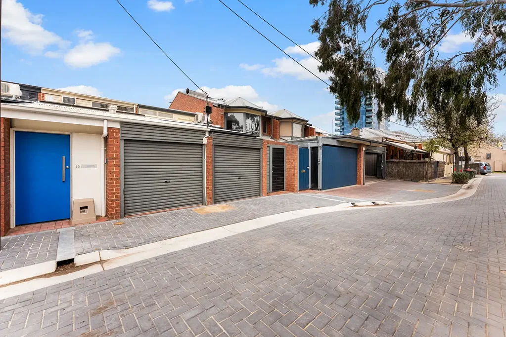 Adelaide 2Habitaciones A Hidden Gem Awaiting The Final Polish!