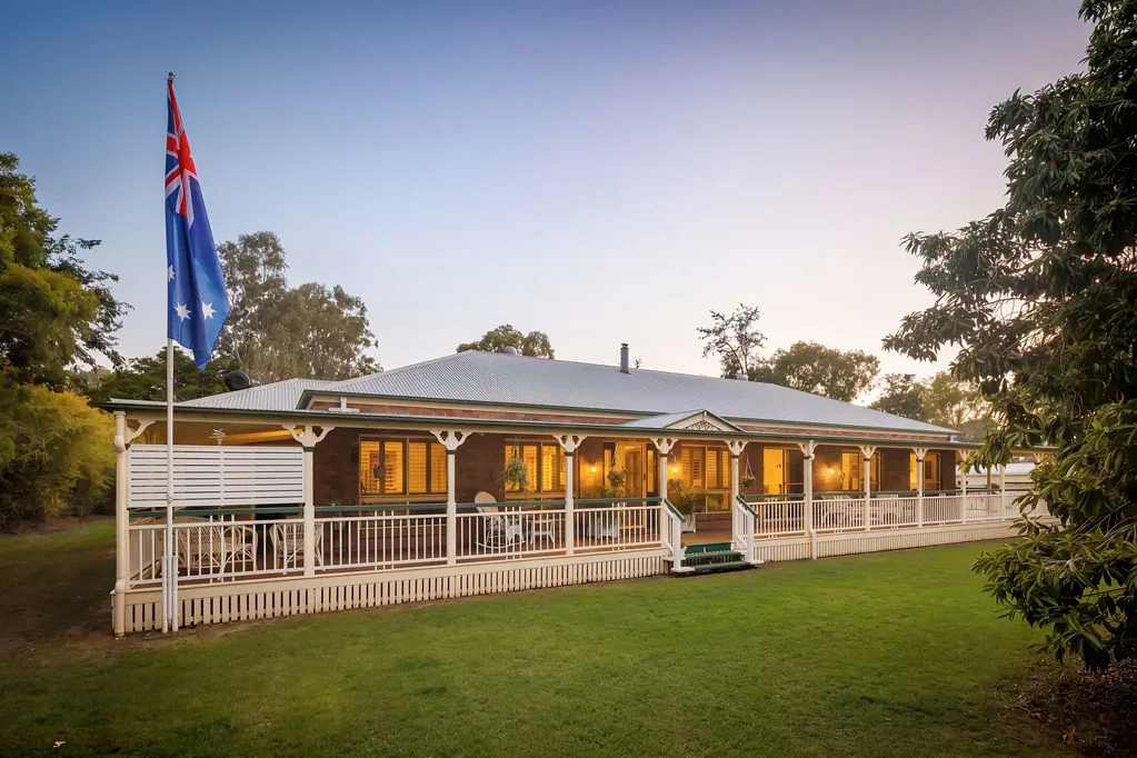 Barellan Point 5 Bedroom Private 7,284m² Retreat with Dual Road Frontage, Pool, Large Shed & Future Upside