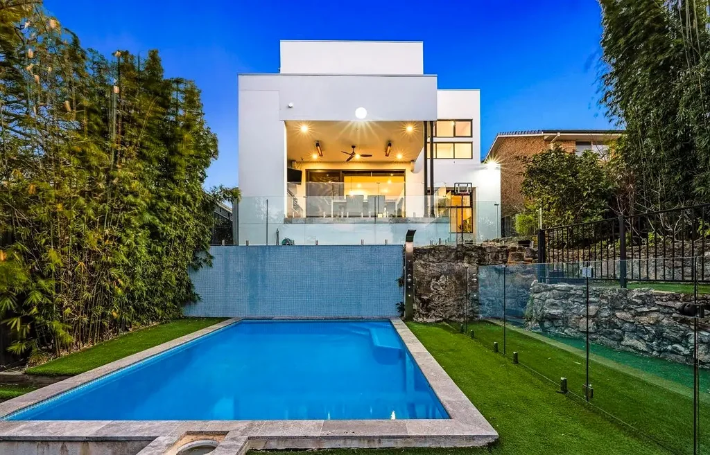 Elevated Luxury with Water Views Over Georges River