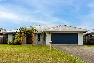 Ooralea 4 Slaapkamer Modern Family Living in Sought‑After Cuttersfield Estate