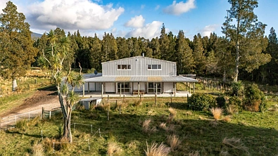 Westport Surrounds 1房  Lifestyle Property with Lots of Shed Space!!
