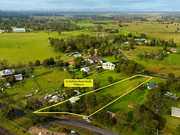 16 Railway Road South, Mulgrave