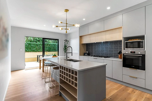 261B Glenfield Road, Hillcrest, North Shore City