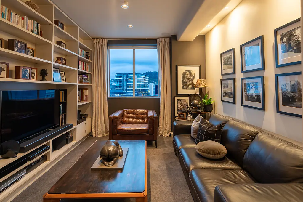 Te Aro 4غرفة نوم EXECUTIVE 3 BEDROOMS & OFFICE & 3 CAR GARAGING