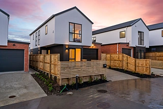 4D Mahogany Street, Westgate, Waitakere City