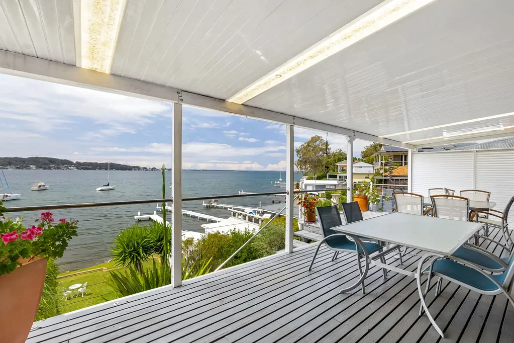 Rathmines 3कमरा N/E ABSOLUTE WATERFRONT 500M WALK TO SHOPS, LOADS OF CAR ACCOMMODATION & BOATSHED