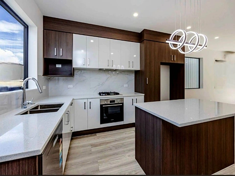 Papatoetoe 4房  "New 4-bedroom, 3-Bathroom Stylish Living"