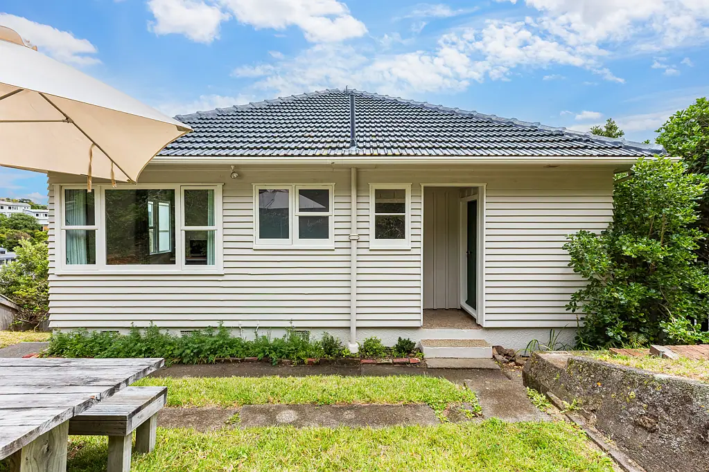 18 Elphinstone Avenue, Strathmore Park, Wellington