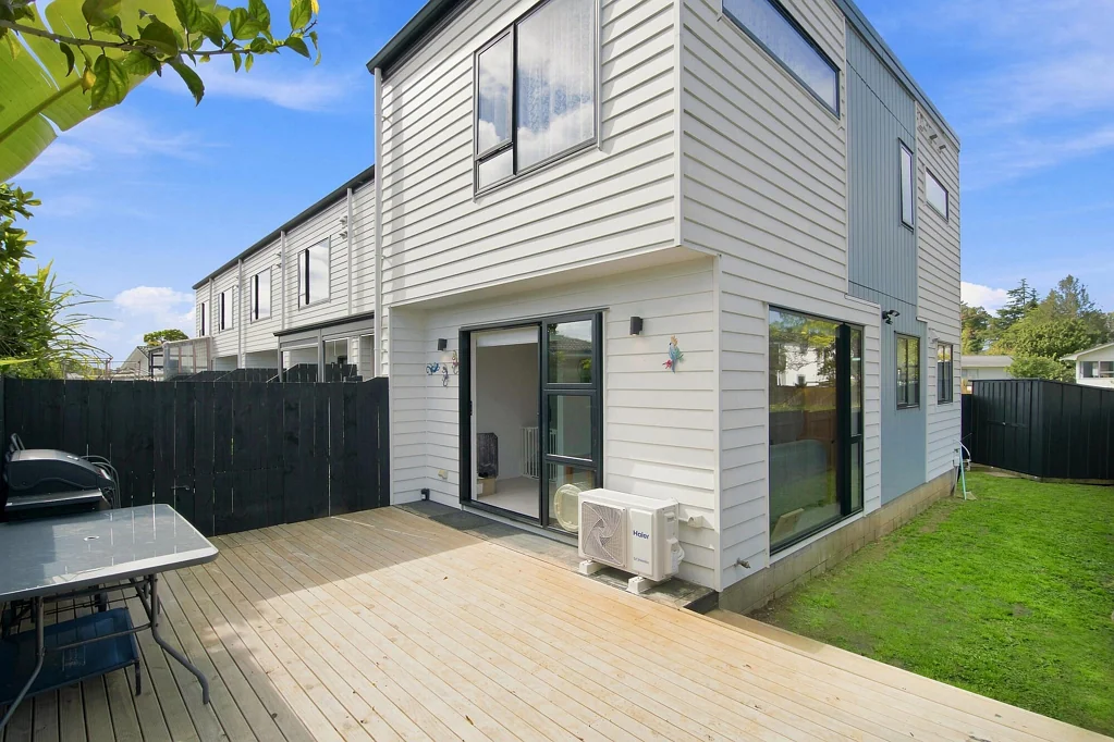 Henderson 2房  Ready. Set. Move in!