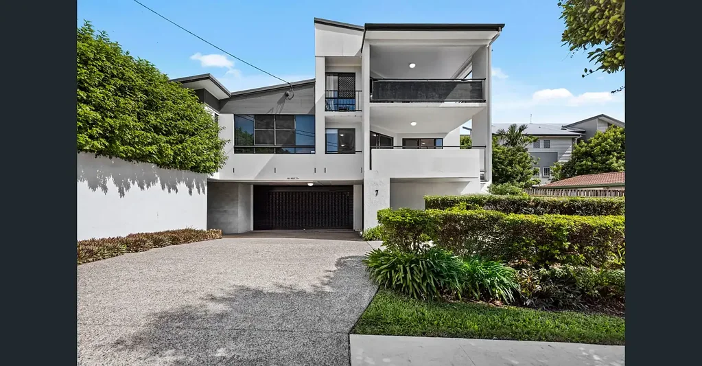 Moorooka 2房 Moorooka黄金地段的轻松生活 Effortless Living in a Prime Moorooka Location