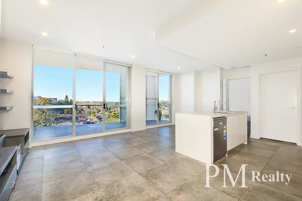 Mascot 1 Bedroom Light-Filled Apartment with District Views