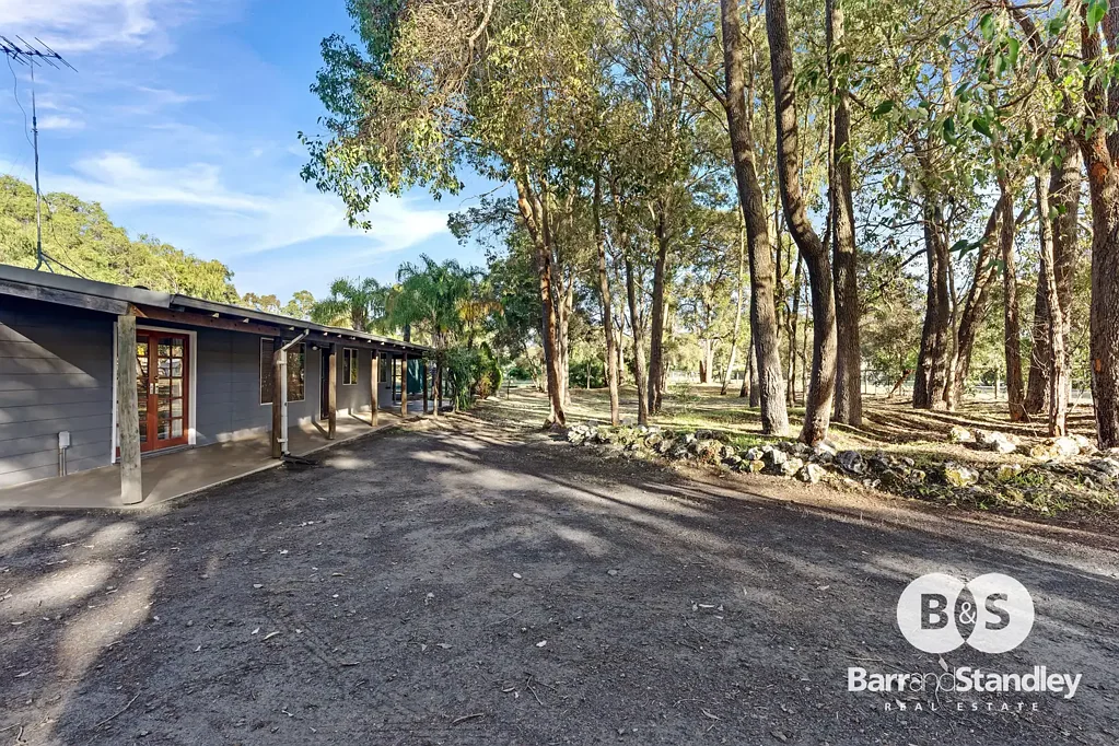Leschenault 3房  Character. Space. Country Calm by the Coast.