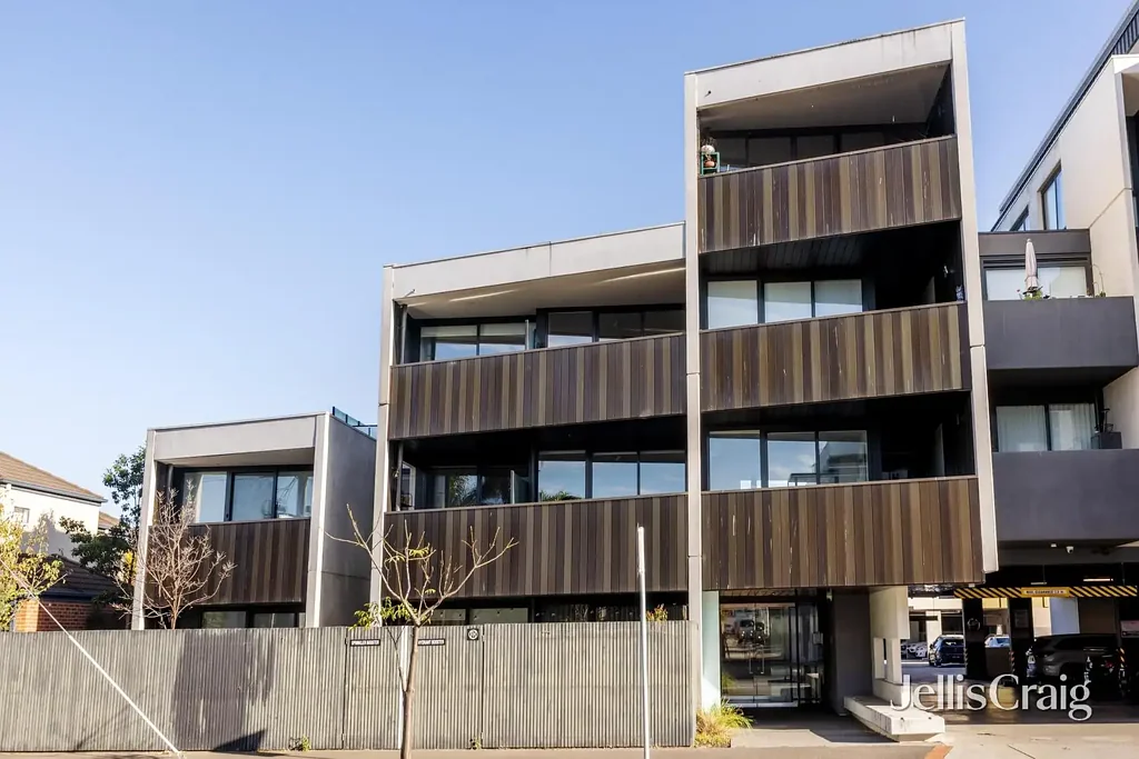 Bentleigh East 2房 宽敞温馨，咖啡馆近在咫尺 Roomy warmth with café convenience