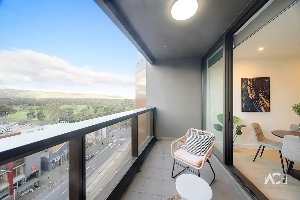 Adelaide 1Moenga Refined City Living with Parkland Views and Carpark