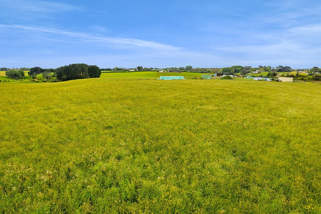 Hawera  ESCAPE THE HUSTLE, EMBRACE THE LAND