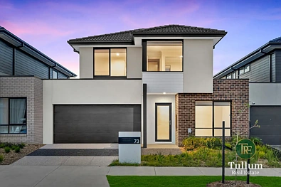Clyde 4chambre Modern Family Living with Dual Living Zones in Elliston Estate!