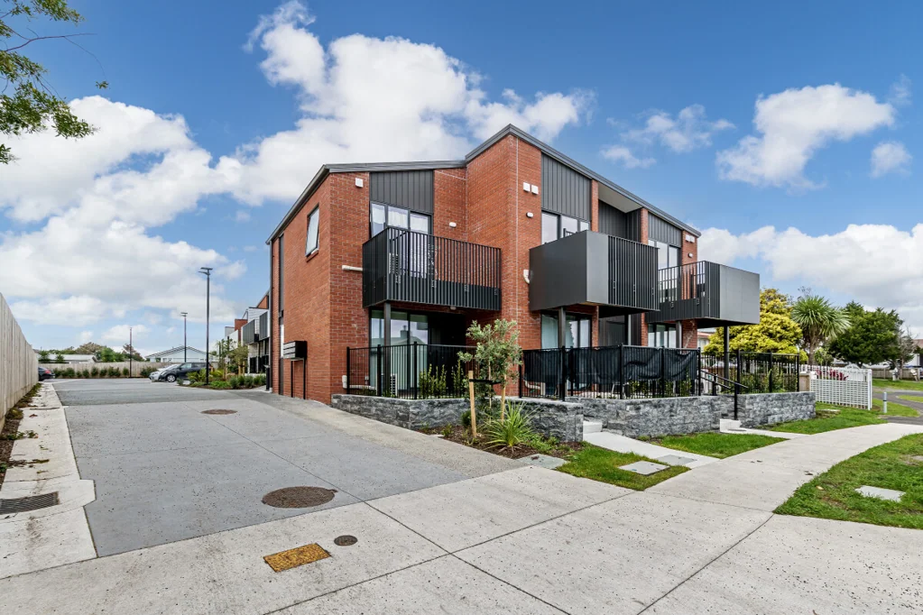 Mangere 2Zimmer Vendor Demands Result - 11 x Residential Tenanted Units